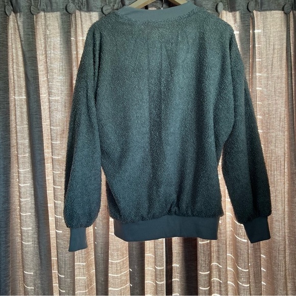 Gray Teddy Crewneck Sweatshirt Size Medium - Picture 8 of 10